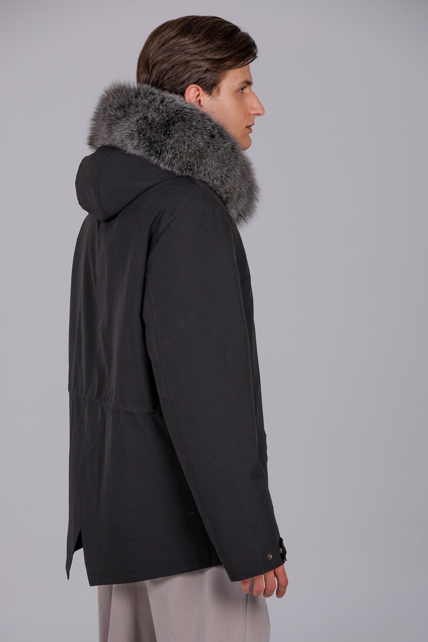 Kurzer Parka aus wasserdichter Fuchs- und Rexkaninchen-Baumwollmischung