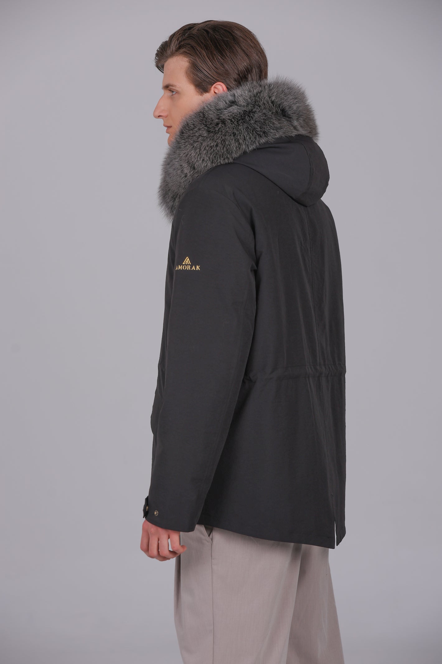 Kurzer Parka aus wasserdichter Fuchs- und Rexkaninchen-Baumwollmischung