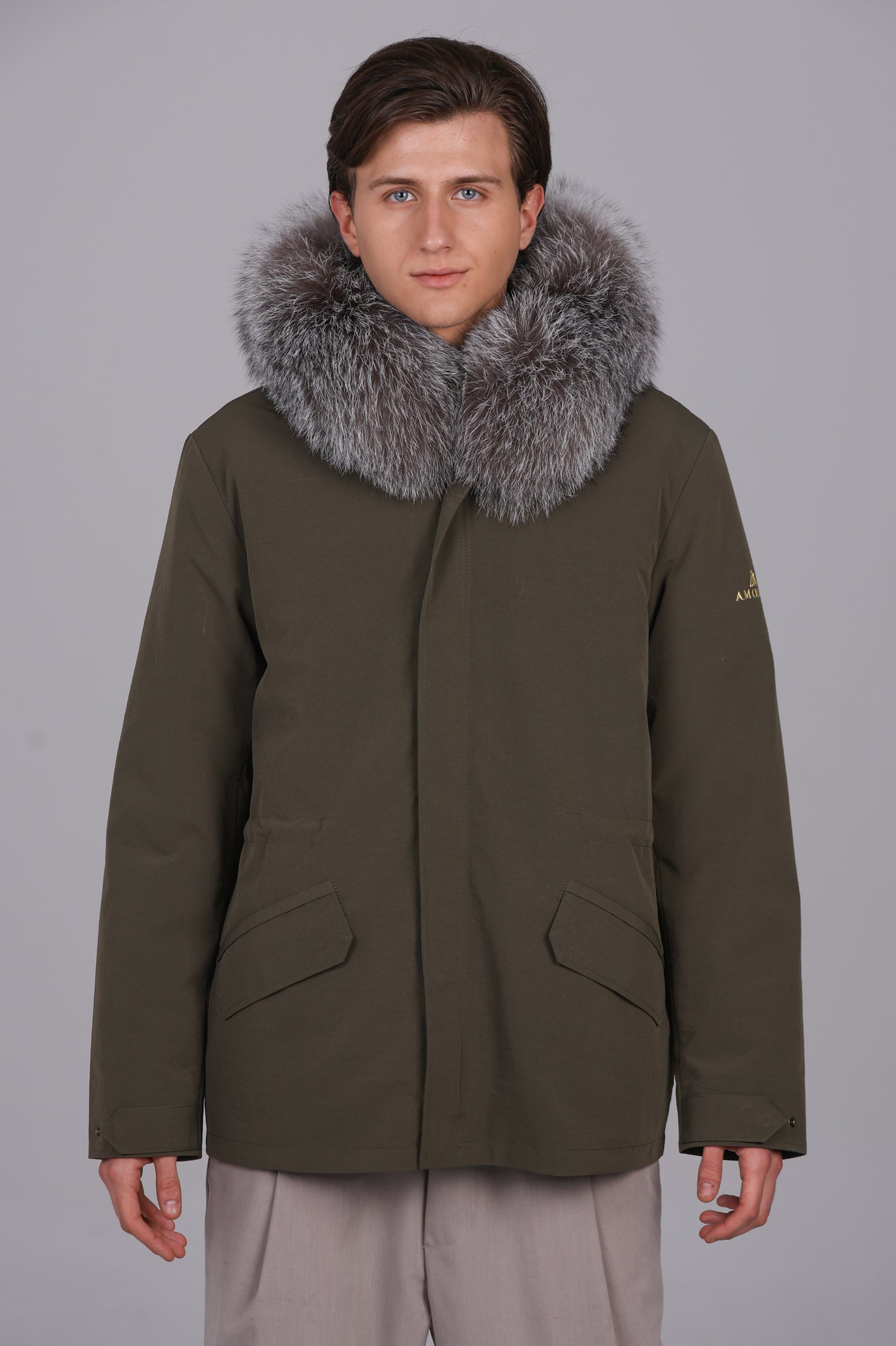 Kurzer Parka aus wasserdichter Baumwollmischung mit Frostfuchs und Rex-Kaninchen