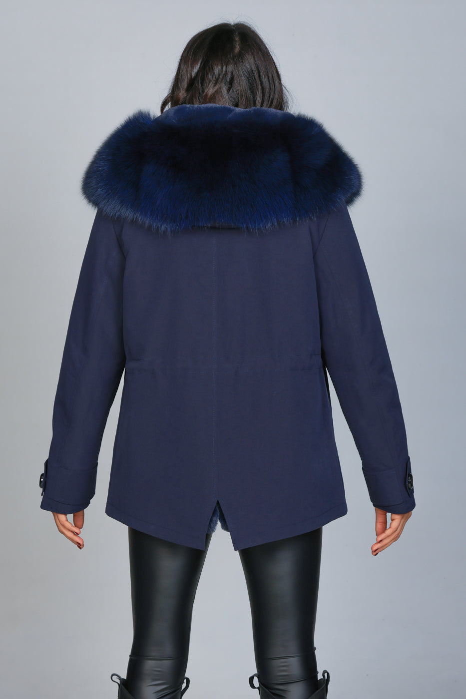 Kurzer blauer wasserdichter Parka aus technischer Baumwolle